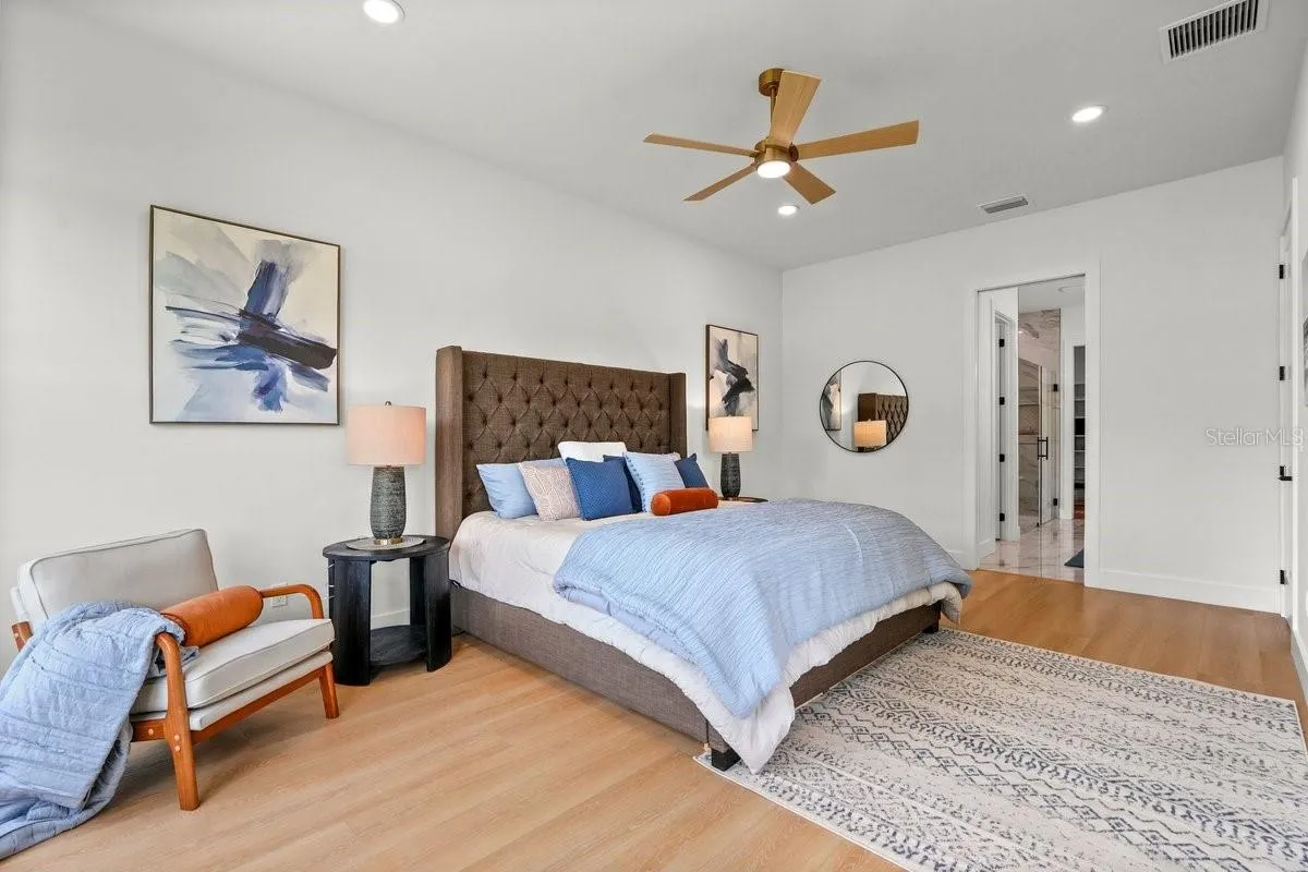 Primary Suite: Bedroom