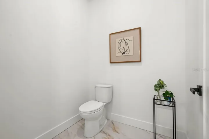 Primary Suite: Bathroom