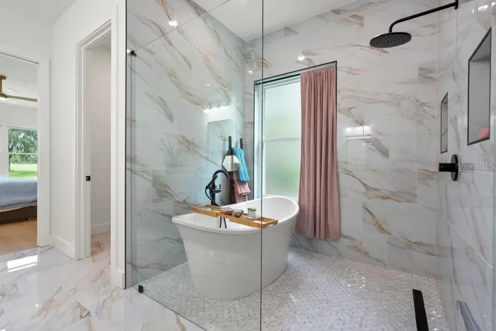 Primary Suite: Bathroom
