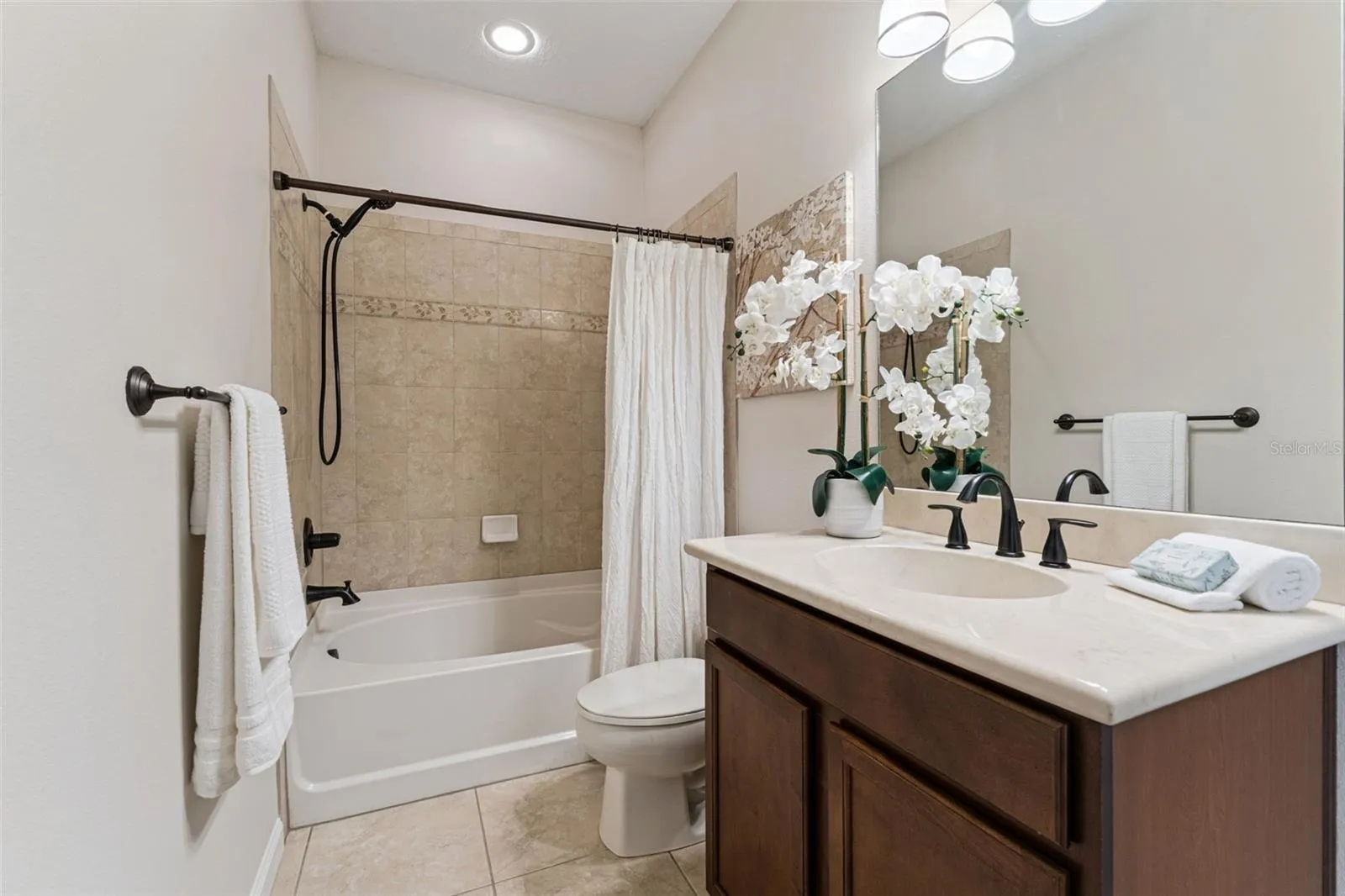 Bathroom #2 w/ a tub/shower combo