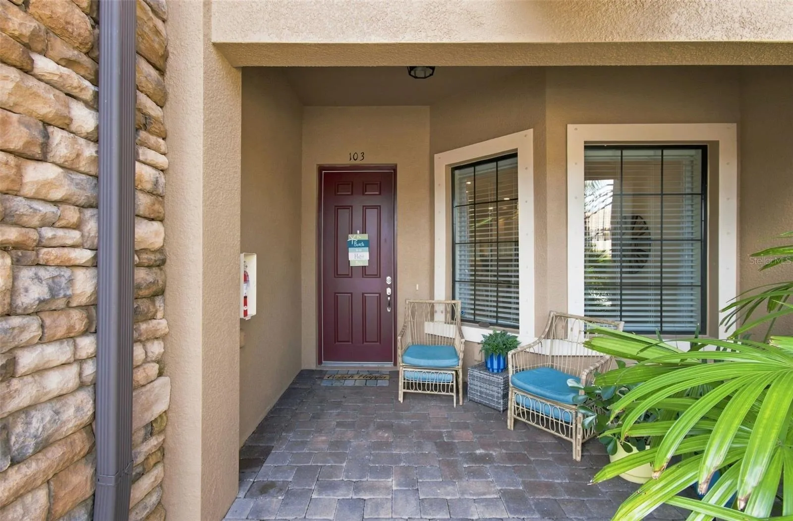 Convenient front floor living
