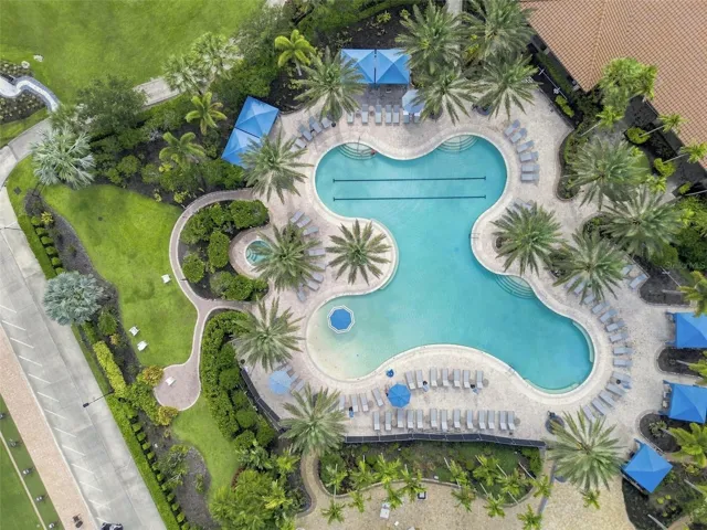 Resort Living - Golf &amp; Country Club