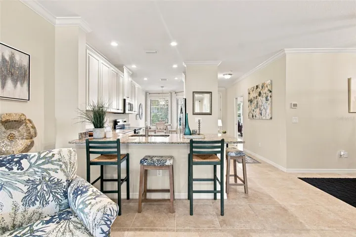 Kitchen Island/Bar seating