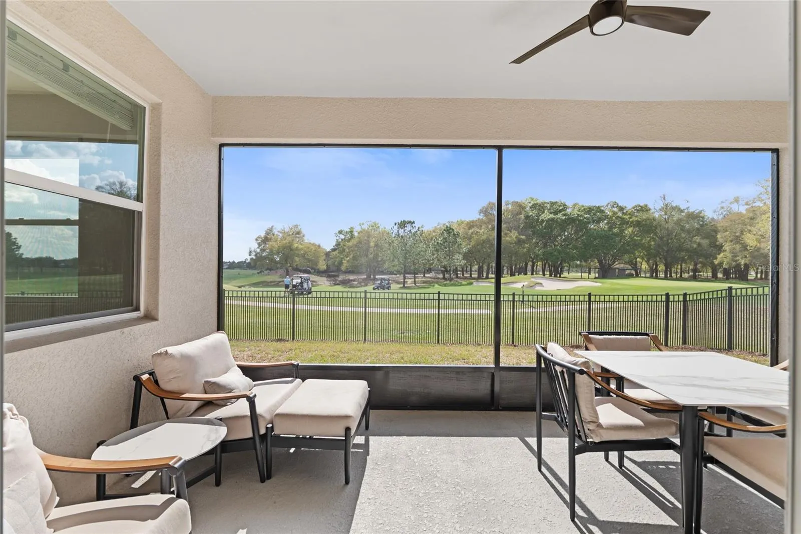 SCREENED IN LANAI