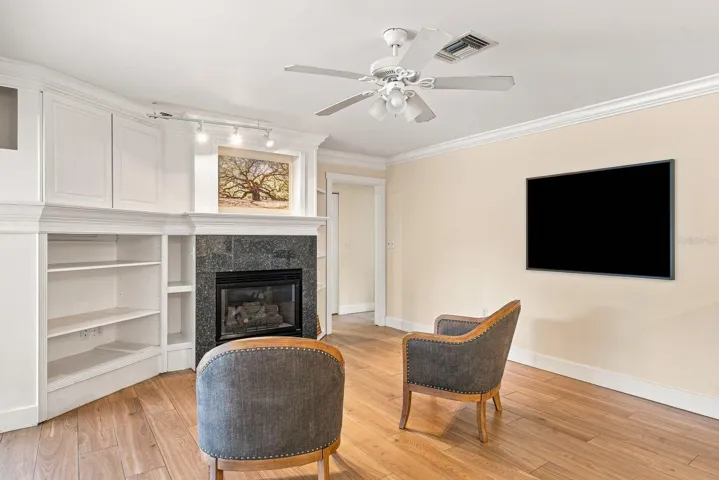 Dining / Bonus Area