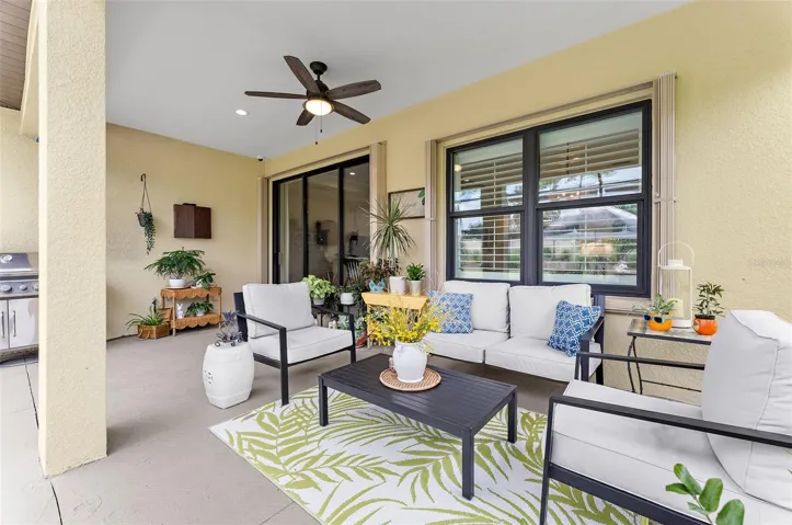 Large Lanai