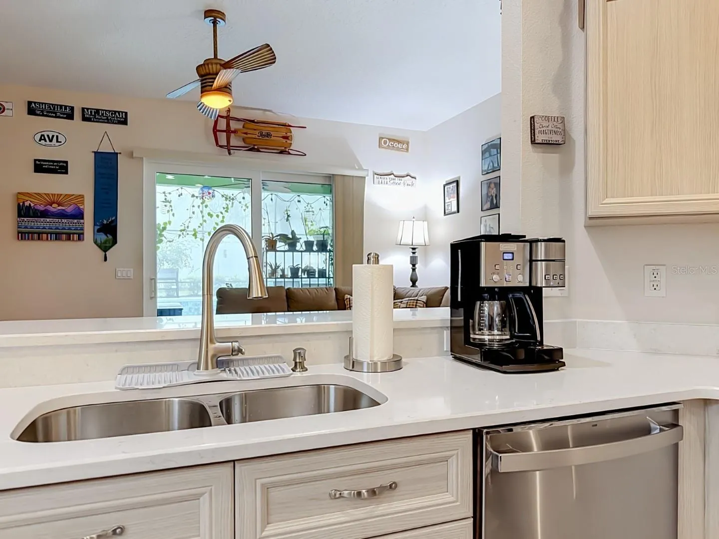 QUARTZ COUNTERS