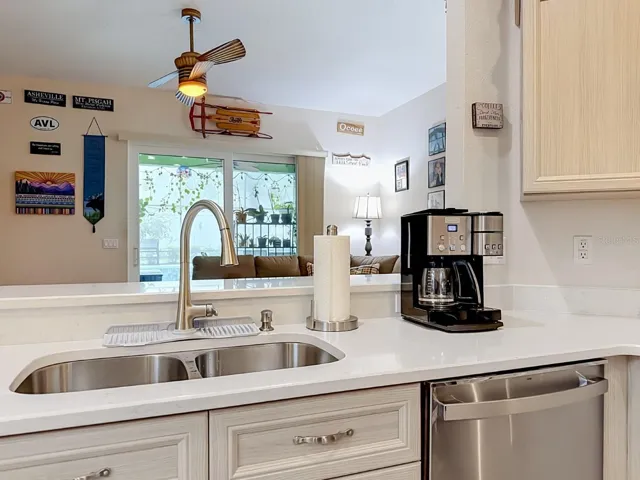 QUARTZ COUNTERS