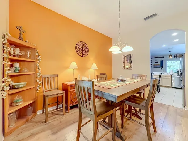 Flex Room (Dining)