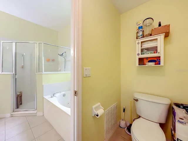 WATER CLOSET