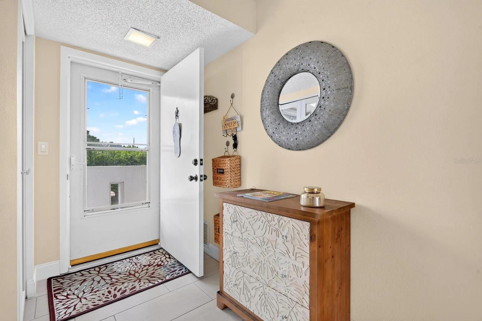 Entry Facing front door