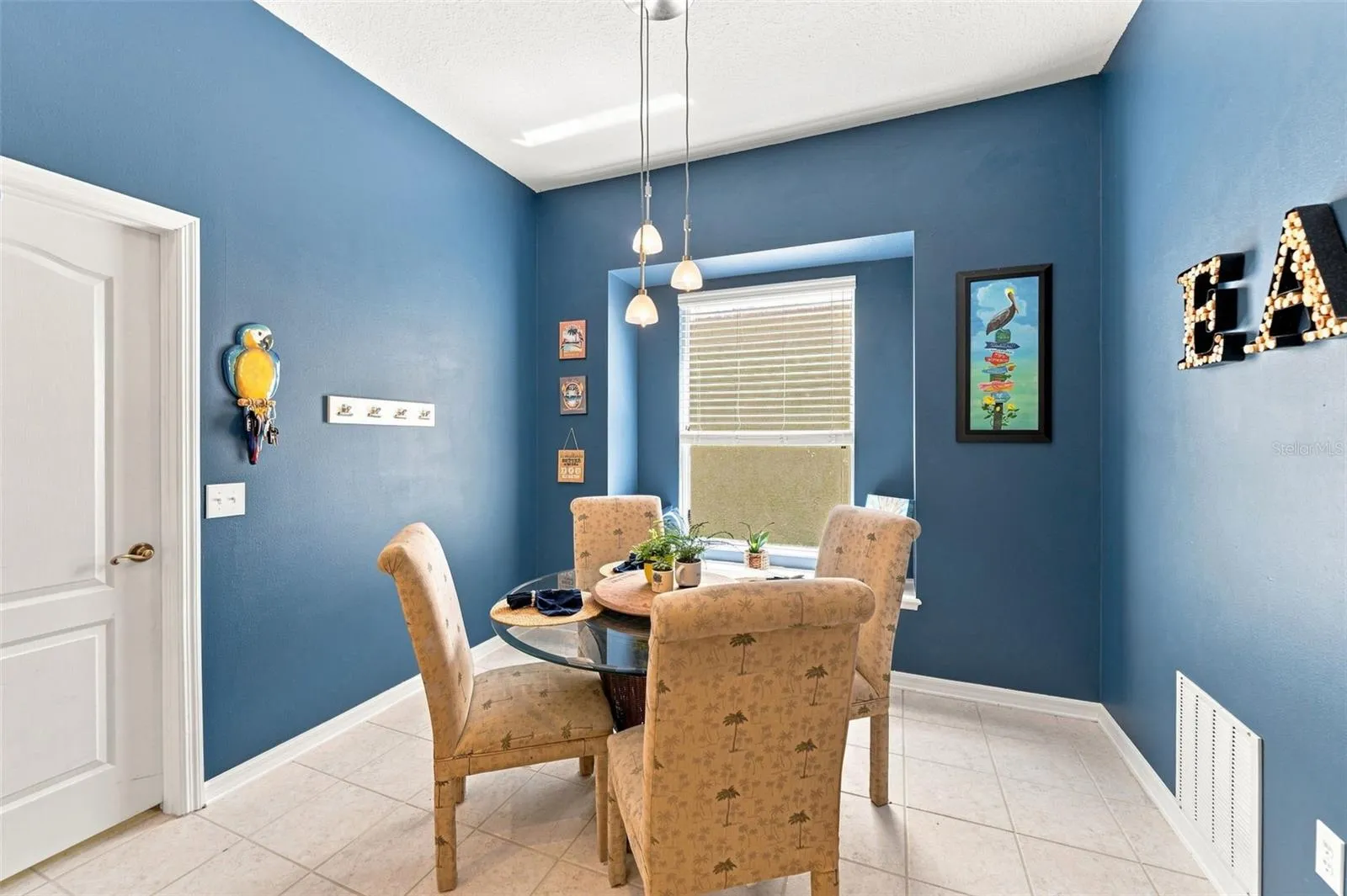 Eat in Kitchen Space