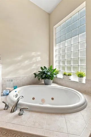 Relaxing Soaking Tub