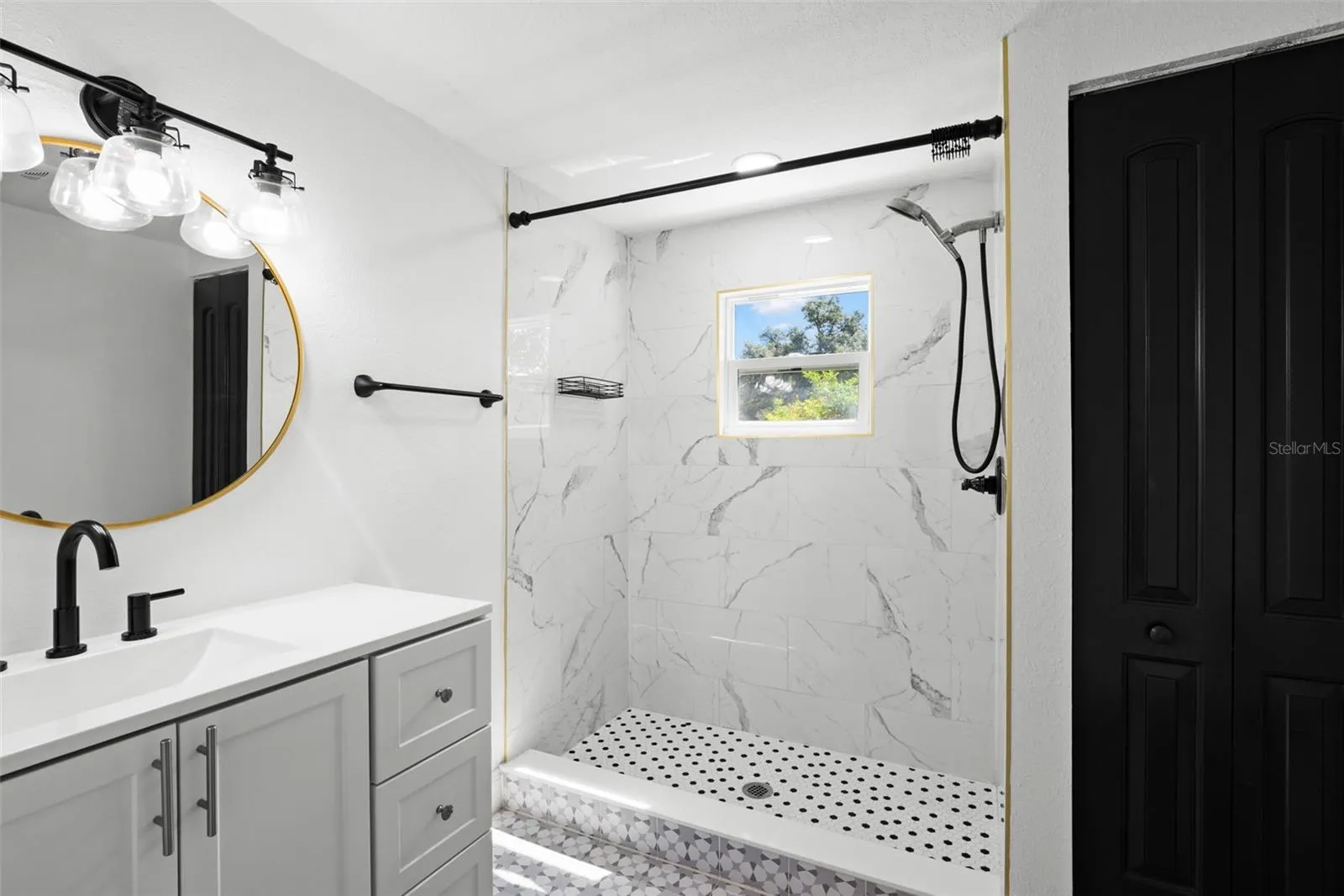 Primary En-Suite