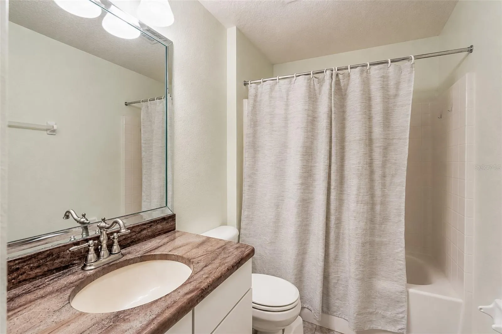 Guest bath/bath 2