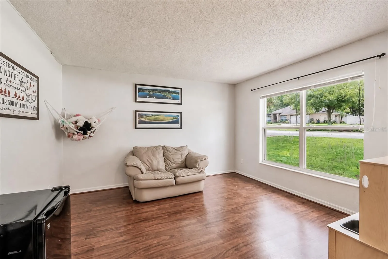 Front living room/playroom