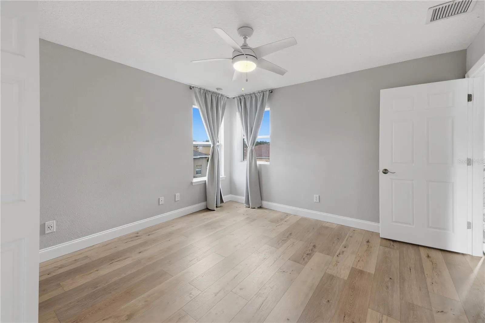 Guest Bedroom - 2nd Floor