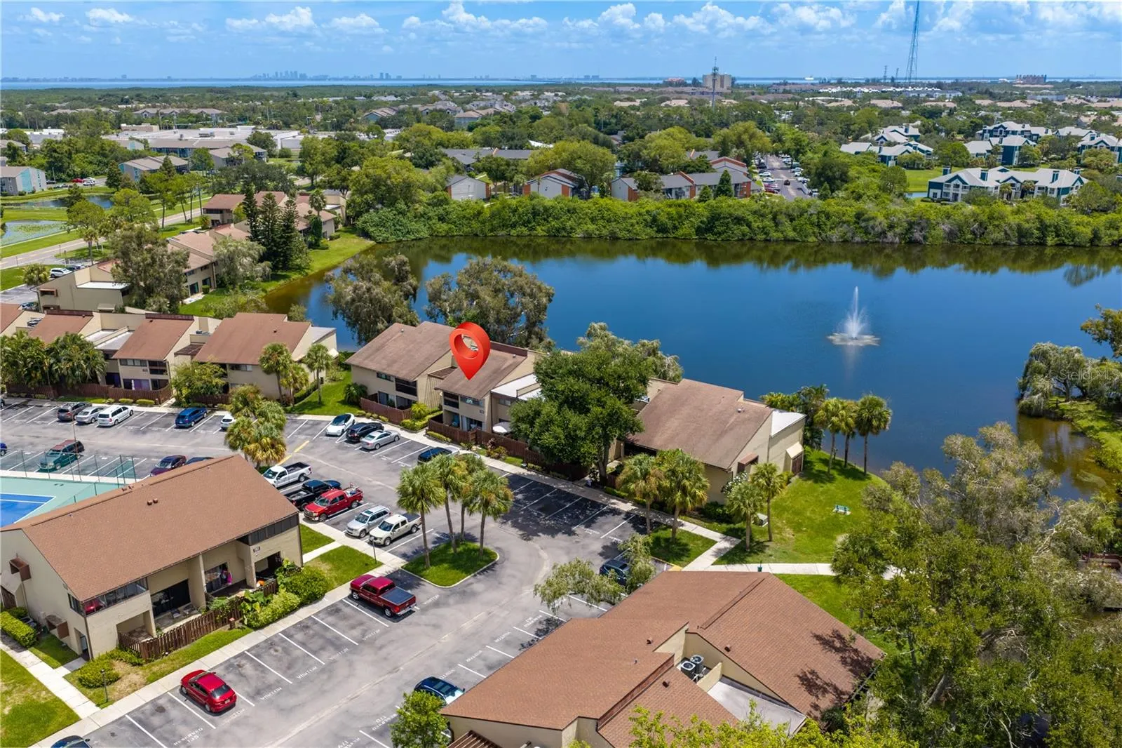 Close proximity to I-275, Gandy Blvd, Selmon's Expressway, and downtown St. Pete