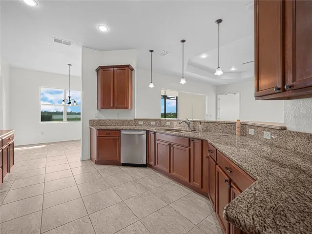 Pendant Lighting on Breakfast Bar, Ample Counter Top Space