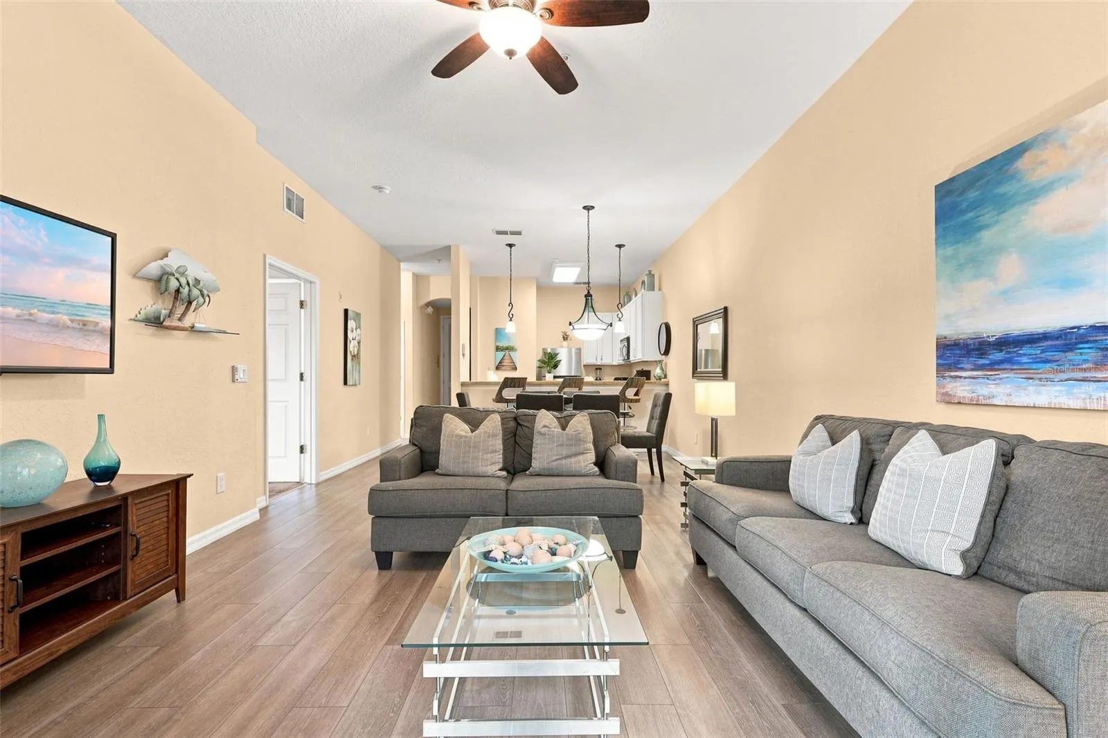 Spacious and comfy family room