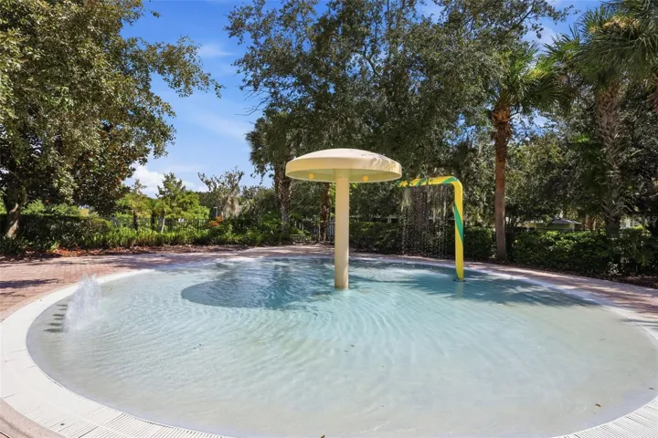 Large splash pad and kids zone!