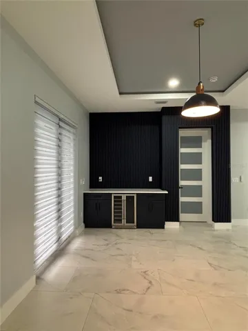 Dry Bar