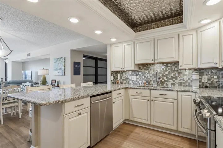 WONDERFUL STORAGE IN THE KITCHEN