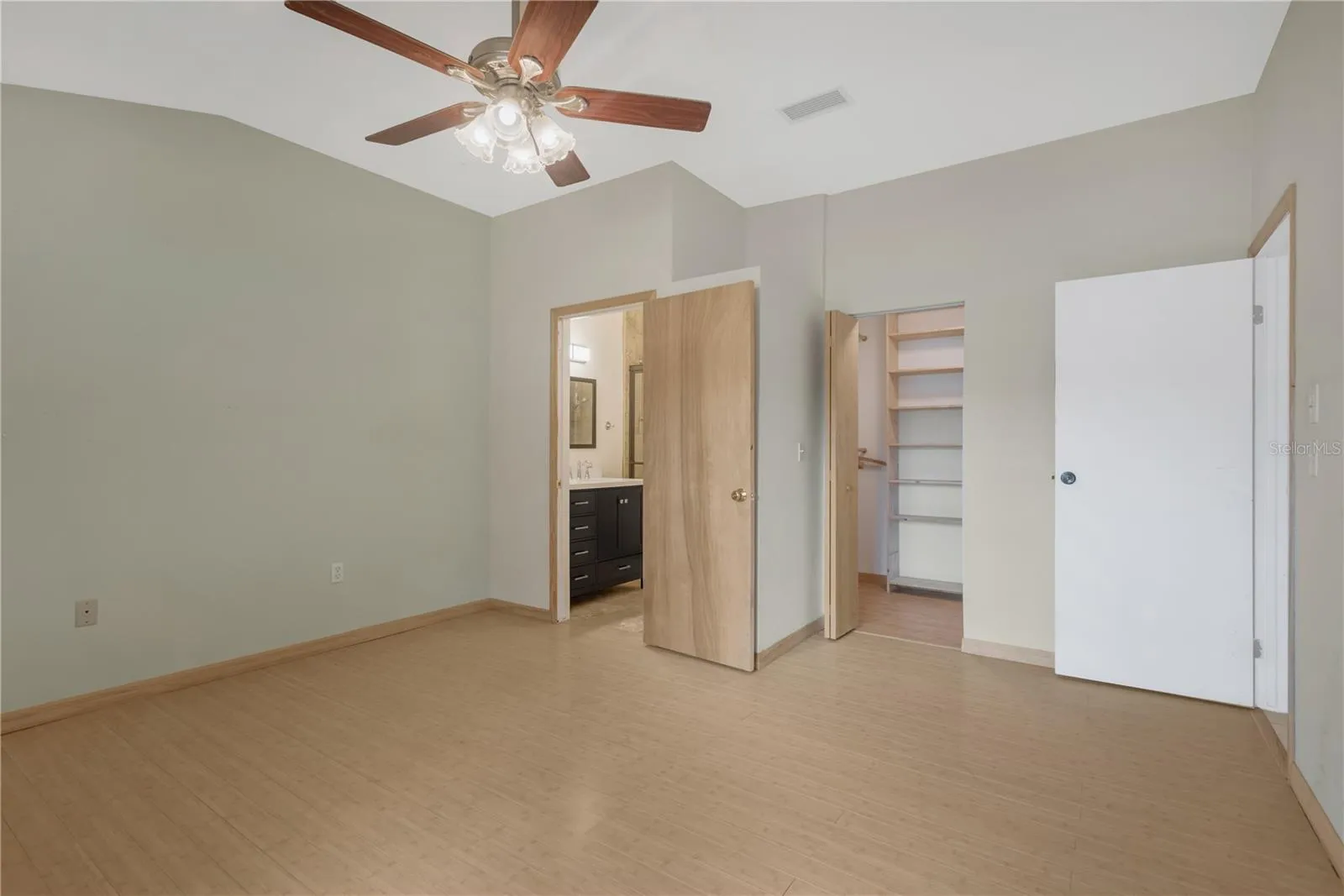 Primary Bedroom has Walk-in closet with Built-ins and an En-Suite Bathroom