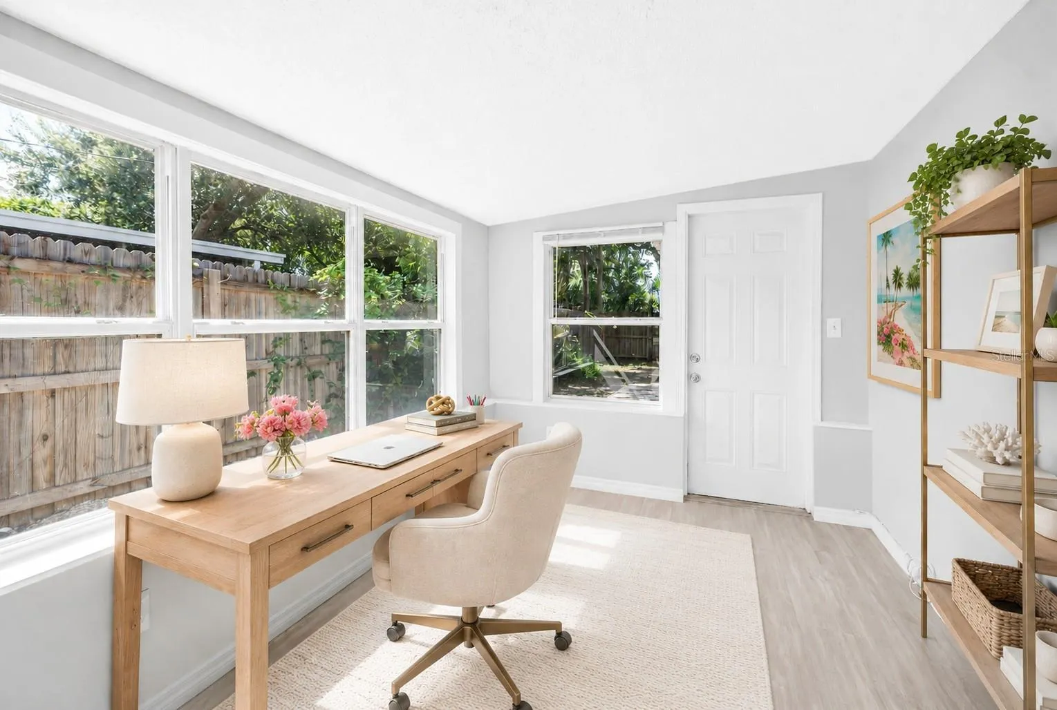 Light and Bright bonus room