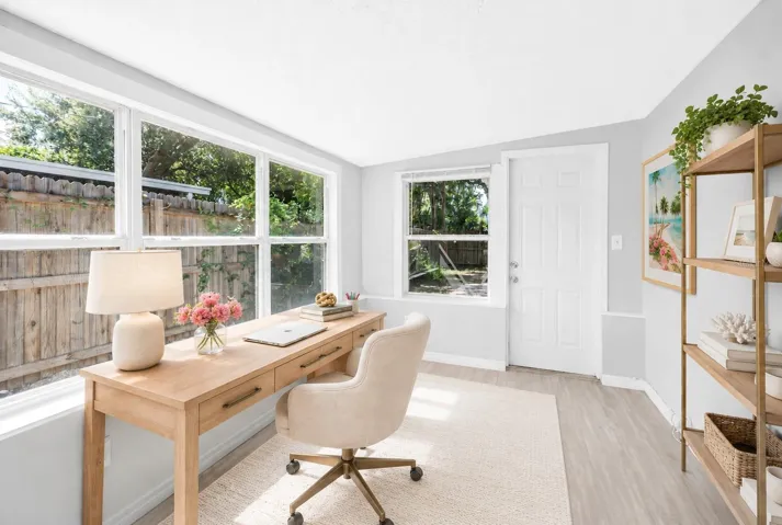 Light and Bright bonus room
