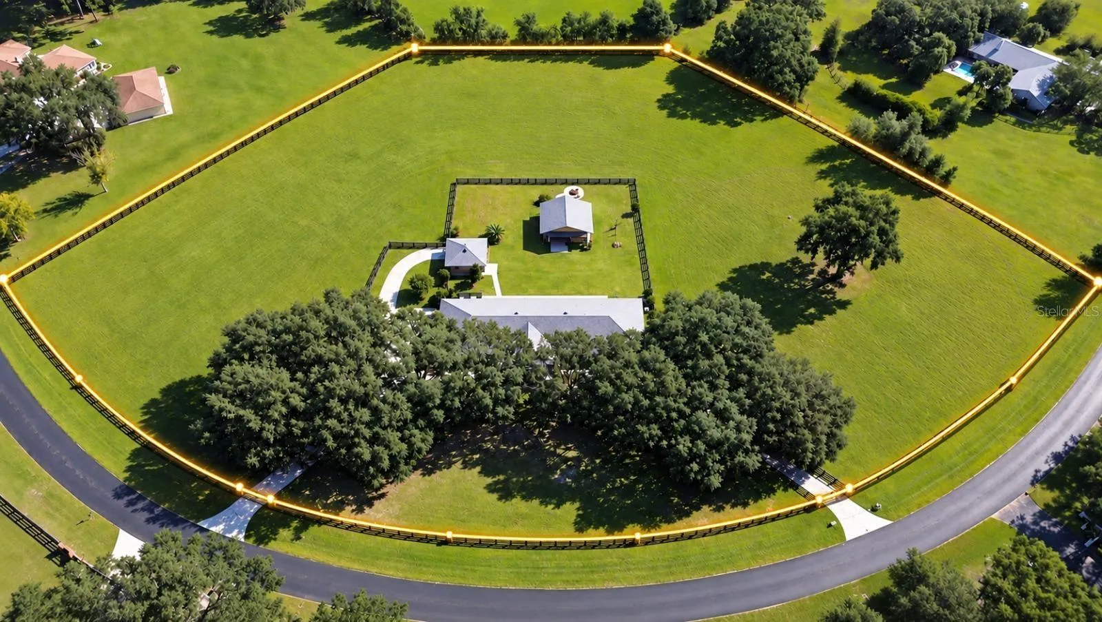 Aerial view with perimeter line marked up