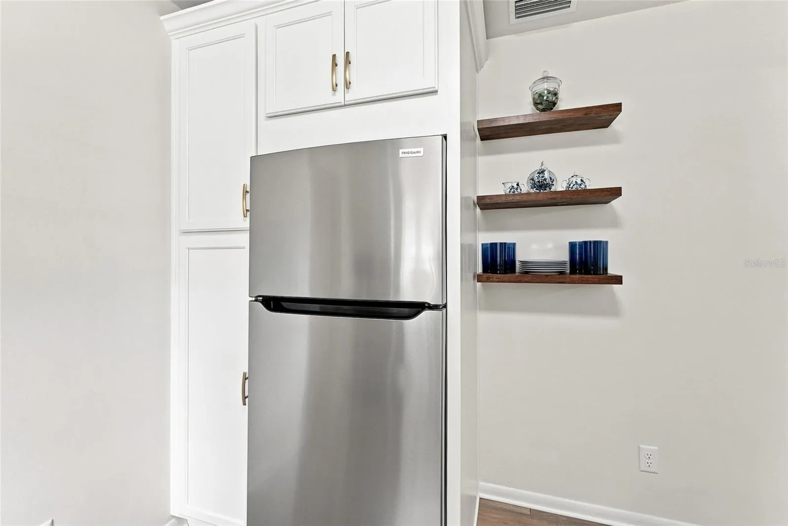 Tower Pantry - Ample Cabinet Space