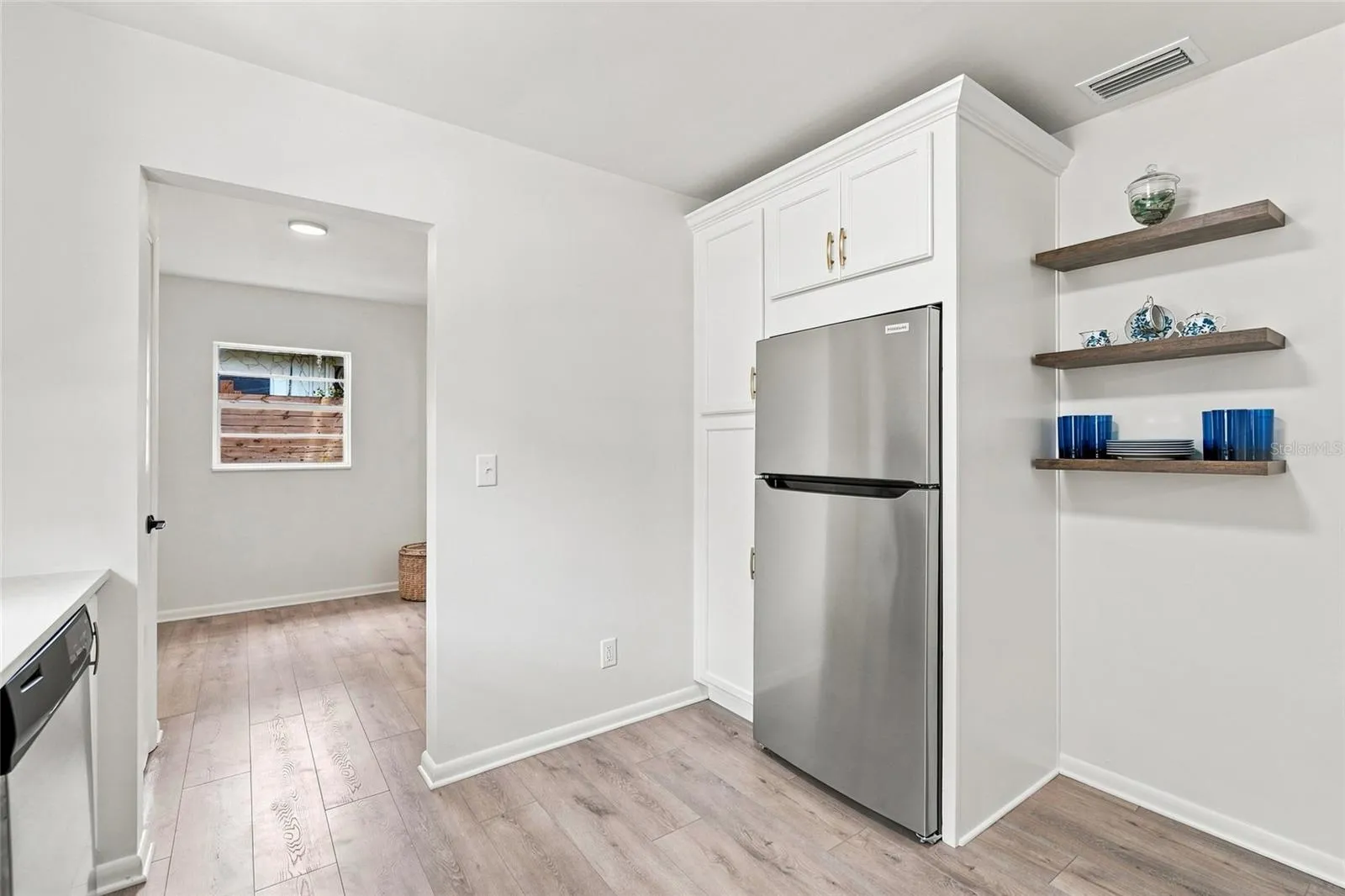 Tower Pantry - Ample Cabinet Space