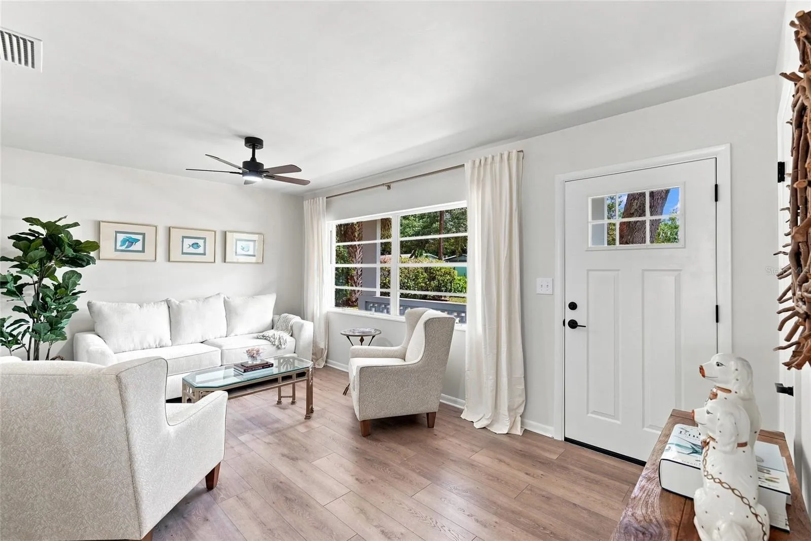 Light and Bright Entry