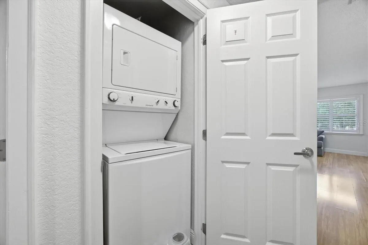 Washer & Dryer included