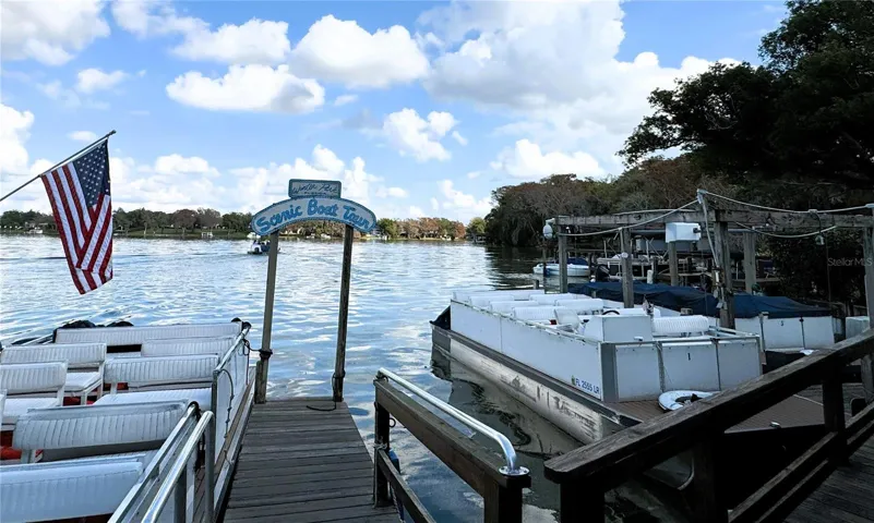Scenic Boat Tour of Winter Park