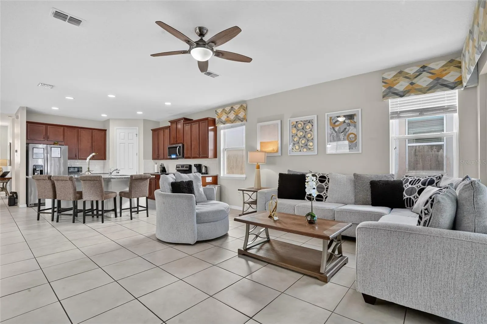 Living Room/ Kitchen