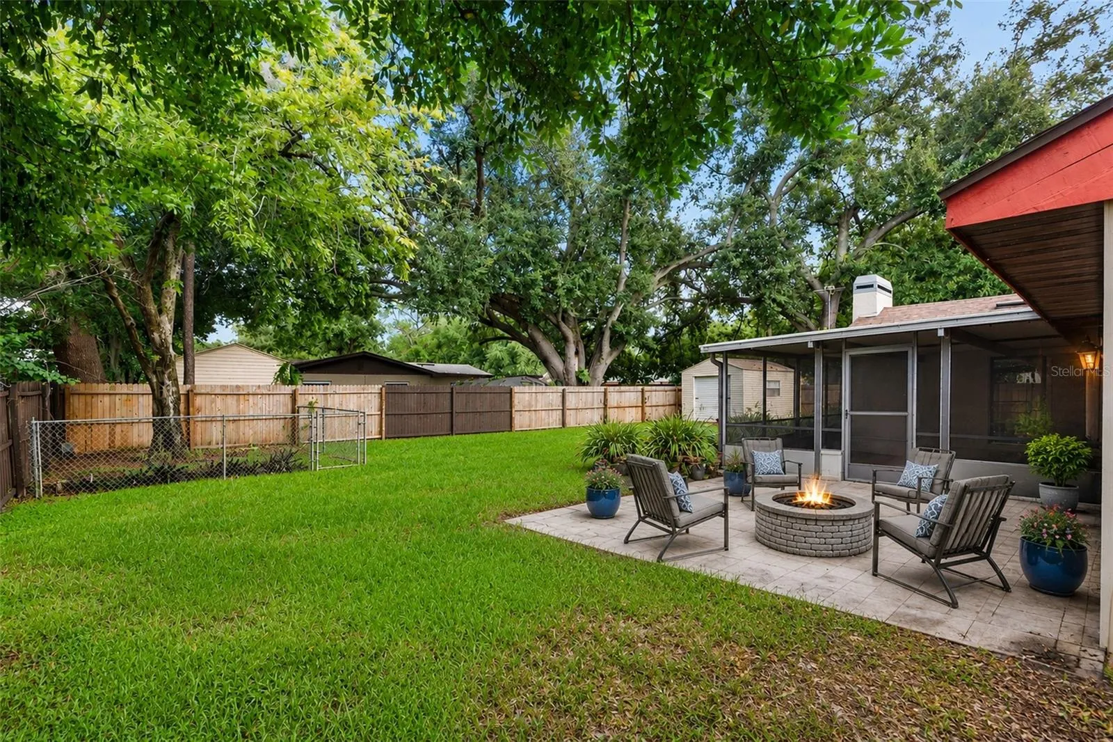 Cookouts  &amp; more in this awesome rear yard!