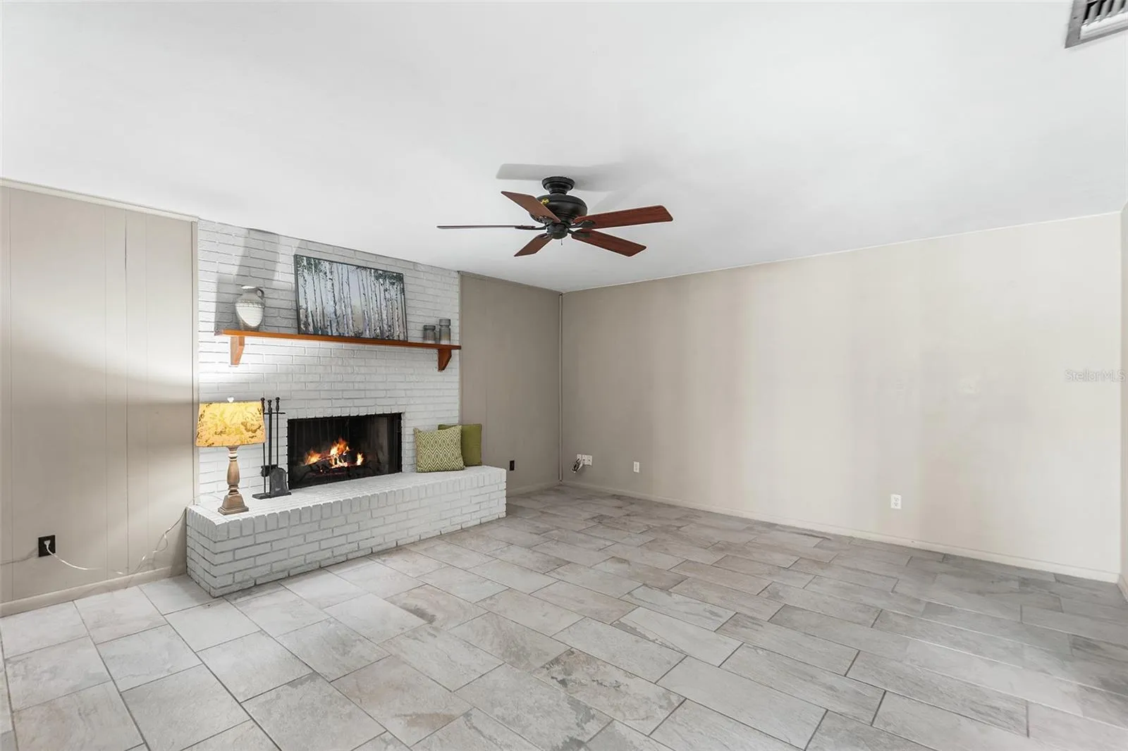 Wood Burning Fireplace w/ hearth and mantel