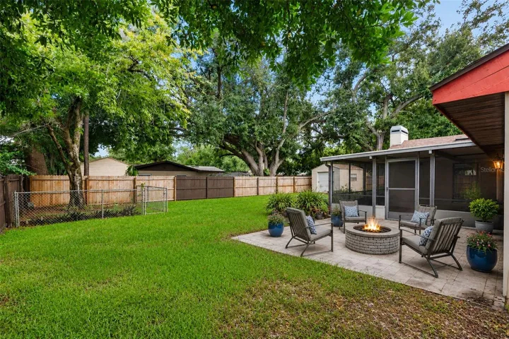 Cookouts  &amp; more in this awesome rear yard!