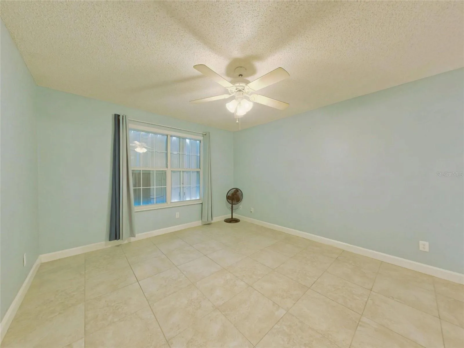guest bedroom 3