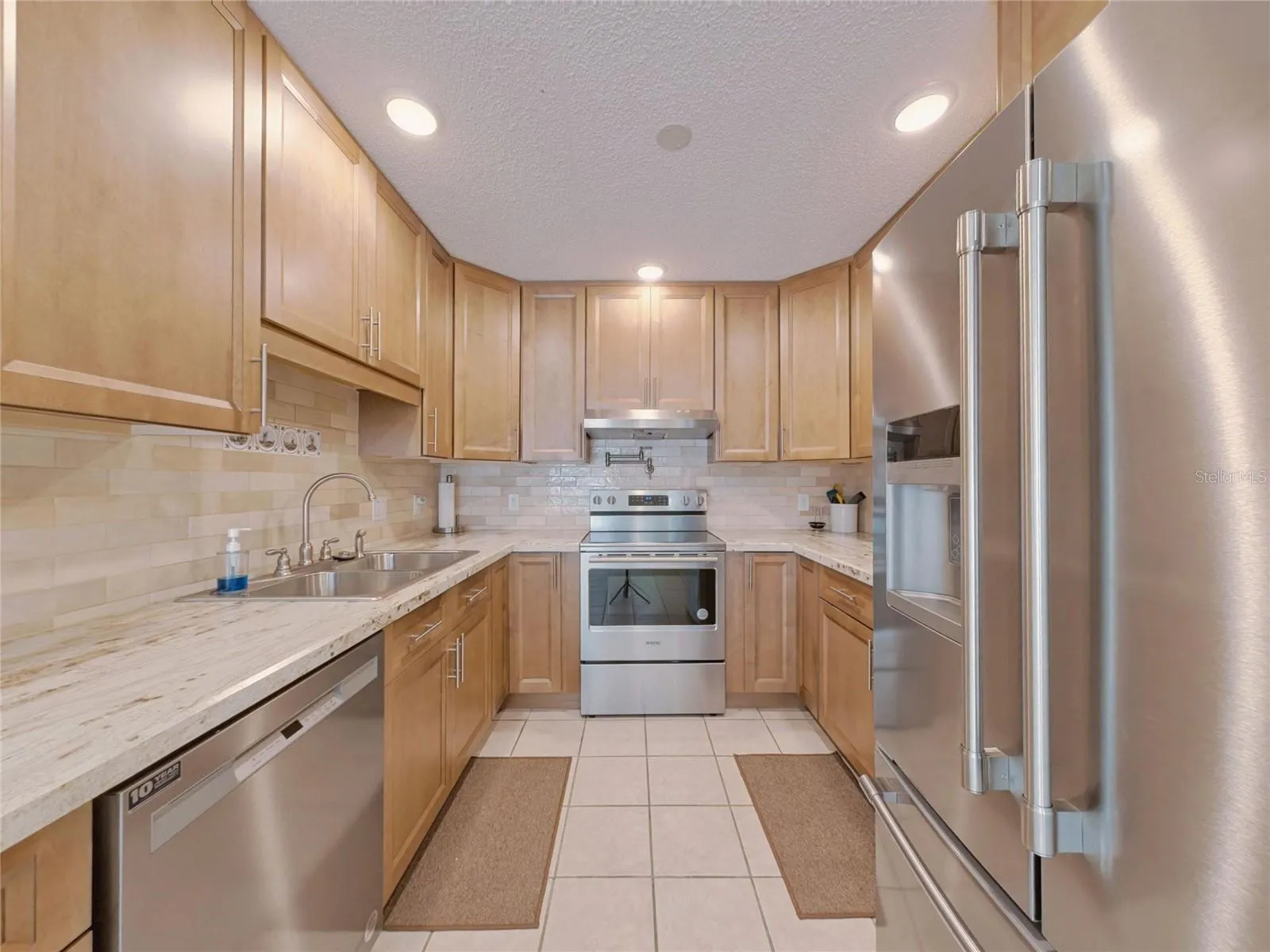 stainless steele appliances