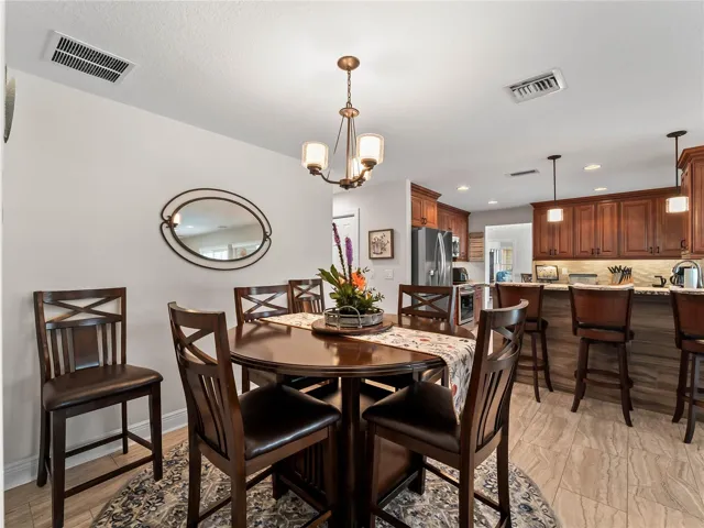 Eat in Kitchen area