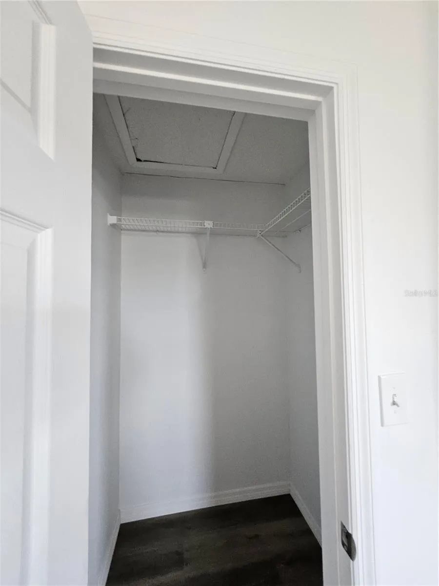 w/i closet in primary