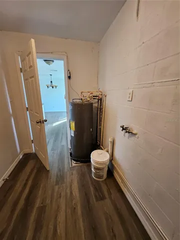 laundry room off of kitchen