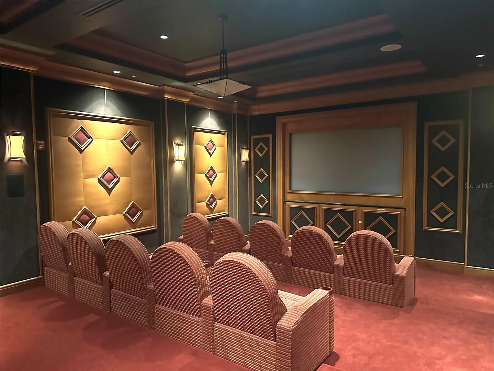 Grande Isle Theater Room