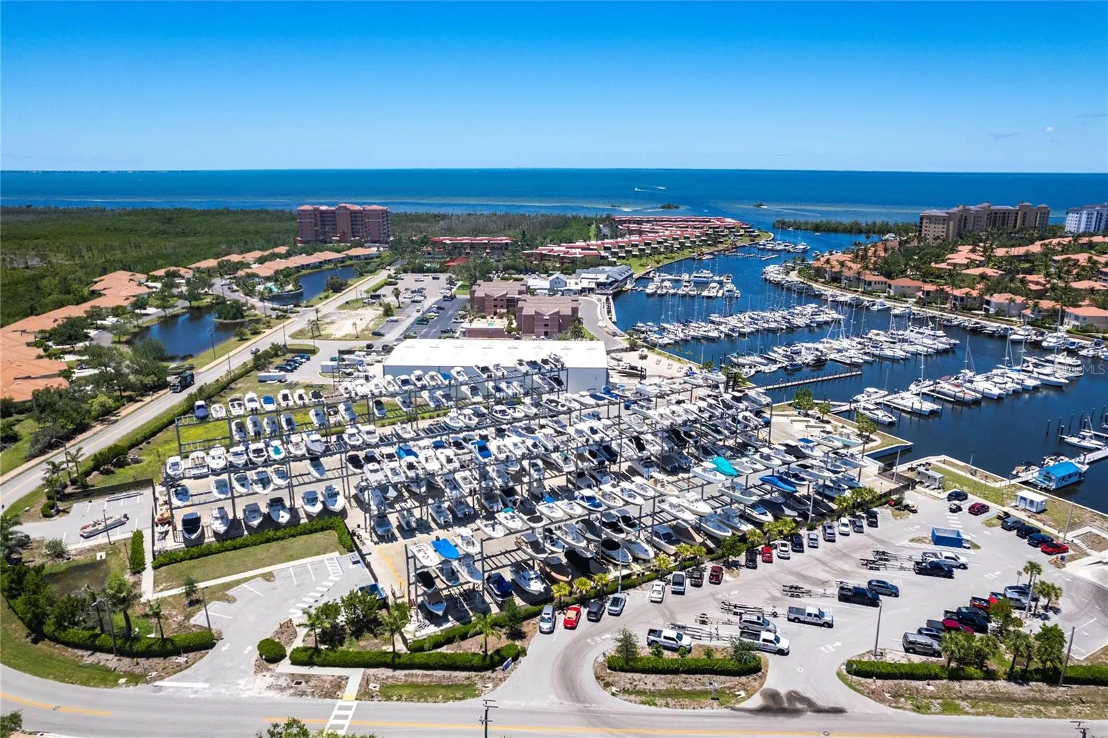 Cradle your boat at the Marina Dry Storage