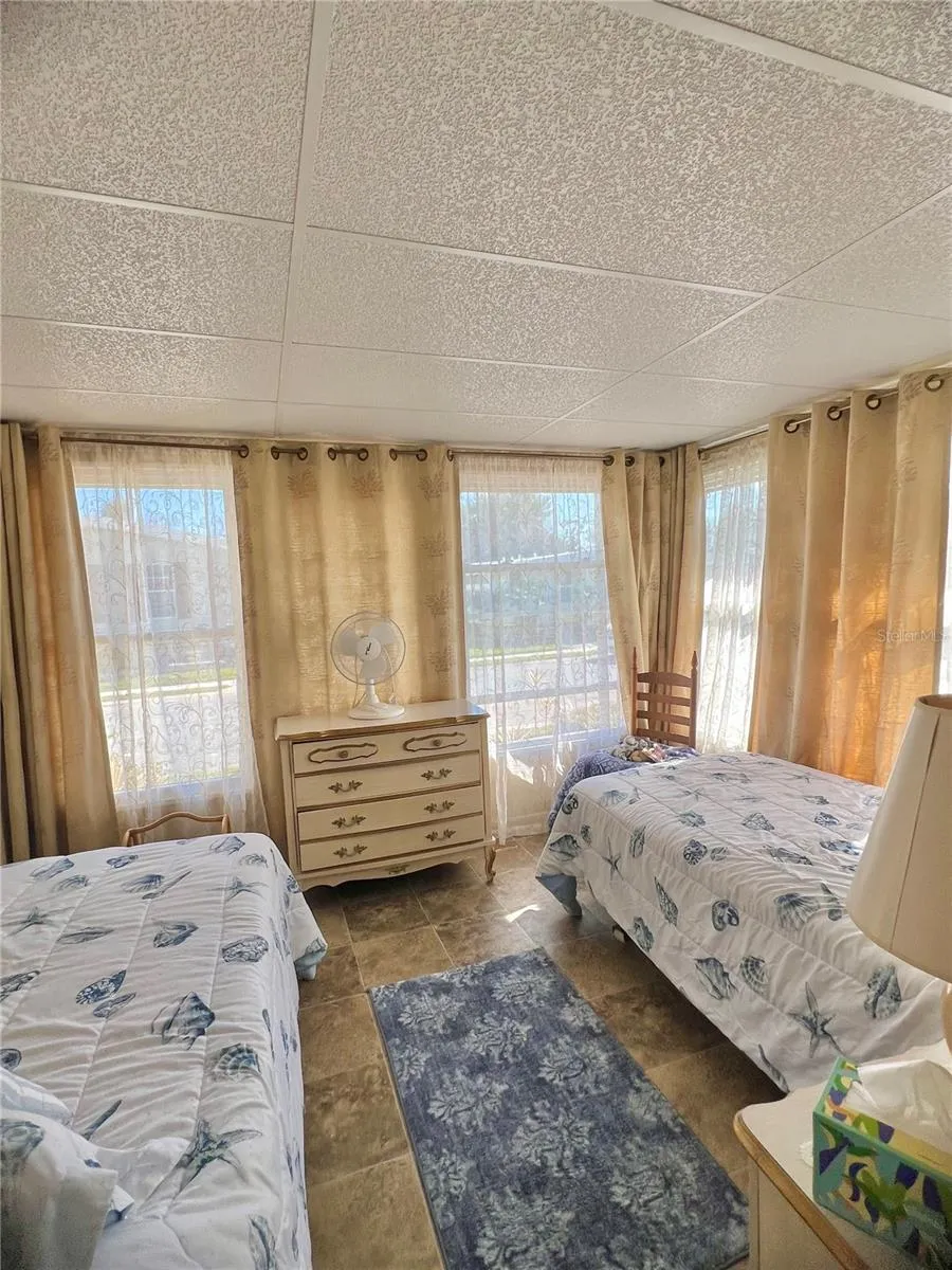 3rd bedroom no closet