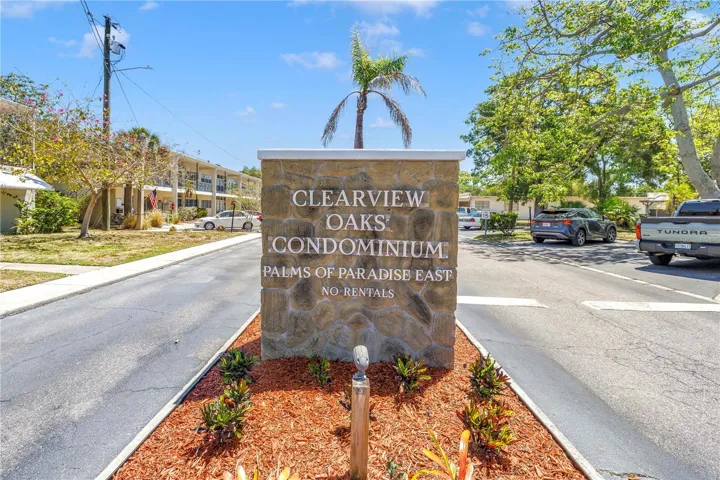 Welcome to Clearview Oaks Condominiums! 55+ Community in the heart of St. Pete.