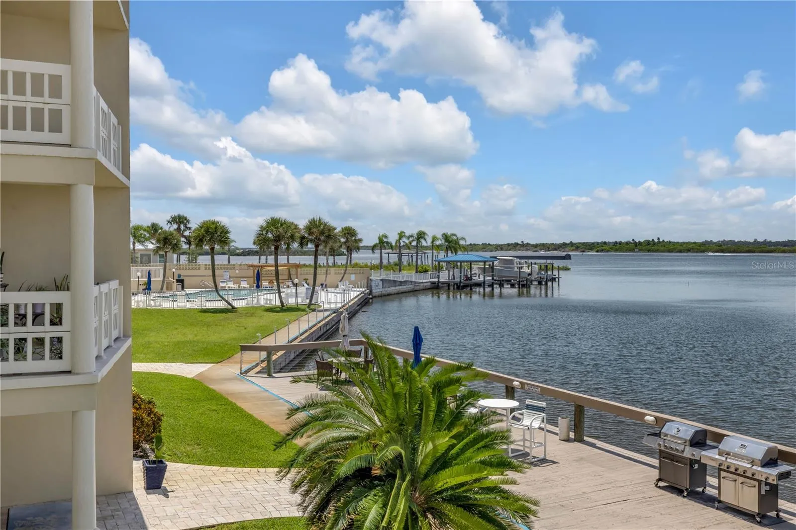 Grill / Fishing dock